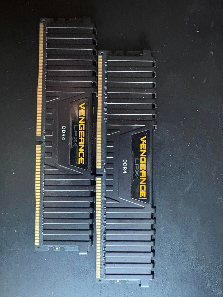 16 GB corsair vengeance 3000mhz ddr4, Computers en Software, RAM geheugen, Ophalen of Verzenden, Zo goed als nieuw, DDR4, 8 GB