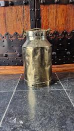 Ancien bidon à lait français en laiton patiné, Enlèvement