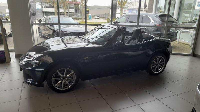 Mazda MX-5, Achterwielaandrijving, Zwart, 4 cilinders, Cabriolet