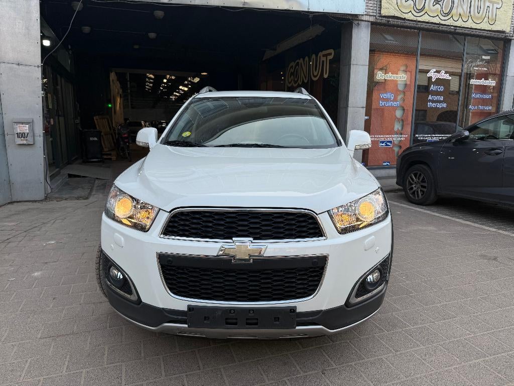 Chevrole Captiva 2.2Cdti 7Place 4x4 *1er Main car pass*, Auto's, Chevrolet, Parkeersensor, Euro 5, Zwart, Wit