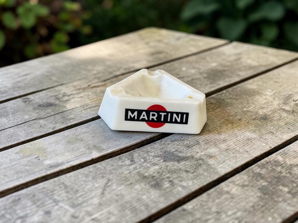vintage driezijdige asbak MARTINI, Verzamelen, Rookartikelen, Aanstekers en Luciferdoosjes, Gebruikt, Asbak, Ophalen
