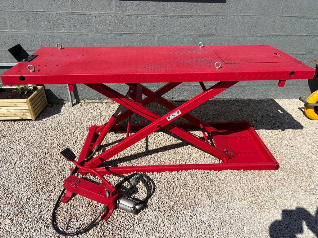 HBM Motorhefbrug 700 kg – Hydraulisch – Zeer goede staat, Ophalen