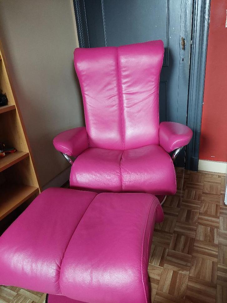 Relax Ekornes Stressless Leer Cerise/Roze met voetenbank, Huis en Inrichting, Fauteuils, Gebruikt, Leer, 75 tot 100 cm, 75 tot 100 cm