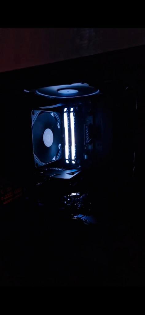 PC-gamer, Computers en Software, Pc- en Netwerkkabels, Ophalen of Verzenden