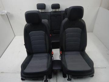 VW Tiguan 5NA R-Line Interieur Alcantara Stof Leer Verwarmd beschikbaar voor biedingen