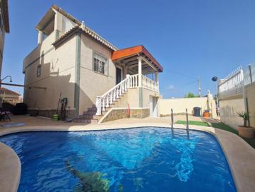 Vrijstaande villa met garage, zwembad/onderbouw- Villamartin