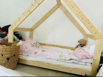 Houte Kinder Bed! Hel mooi! beschikbaar voor biedingen