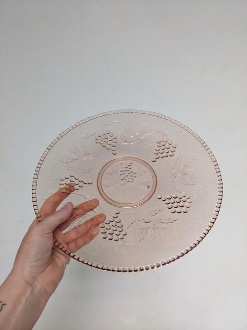 roze glazen vintage schaal, Huis en Inrichting, Woonaccessoires | Schalen en Manden, Zo goed als nieuw, Schaal, Rond, Glas, Ophalen