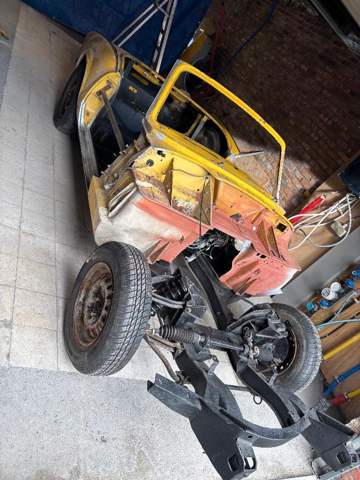 triumph spitfire 1500 chassis en body, Auto's, Triumph, Particulier, Spitfire, Cabriolet, Ophalen