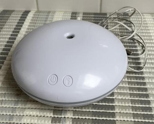 Ultrasone luchtbevochtiger & vernevelaar met LED licht, Huis en Inrichting, Overige Huis en Inrichting, Zo goed als nieuw, Ophalen of Verzenden