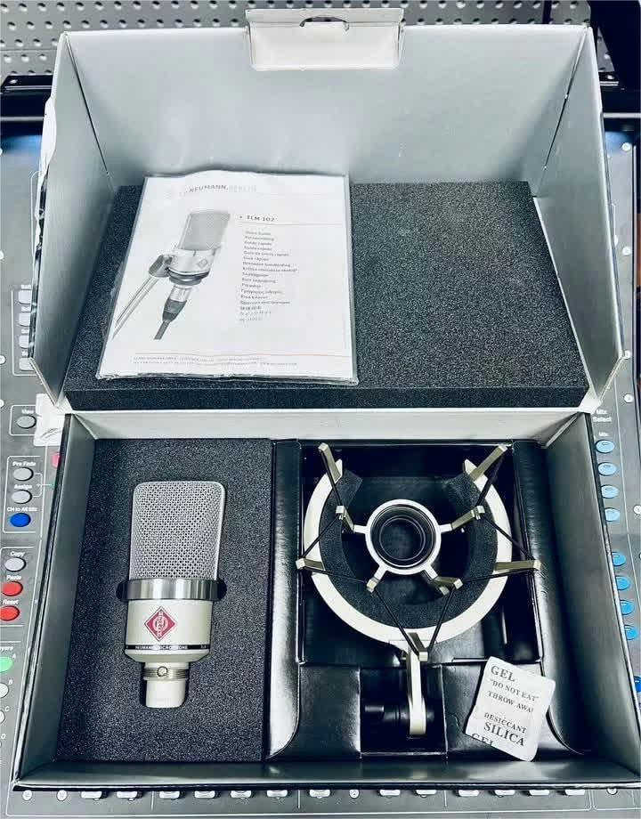 Studio microfoon Neumann TLM 102 studio set, Muziek en Instrumenten, Microfoons, Zo goed als nieuw, Studiomicrofoon, Ophalen of Verzenden