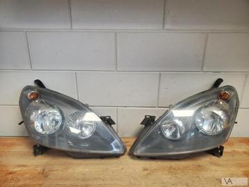 Opel Zafira B 2005 - 2009 koplamp links bestuurder zijde €75 beschikbaar voor biedingen