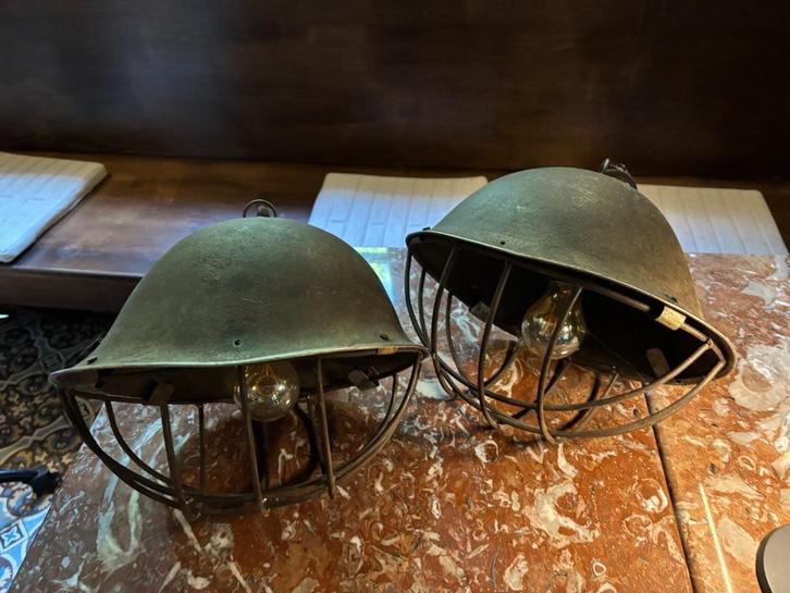 mancave verlichting legerhelmen set van 2 st, Antiek en Kunst, Curiosa en Brocante, Ophalen