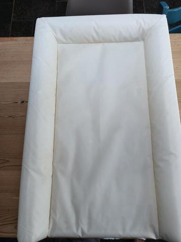 Verschoonkussen ikea  beschikbaar voor biedingen