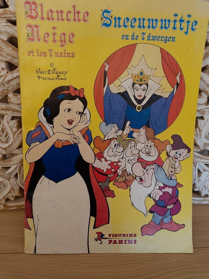 Panini stickerboek Sneeuwwitje en de zeven dwergen. Compleet, Boeken, Sprookjes en Fabels, Zo goed als nieuw, Ophalen of Verzenden