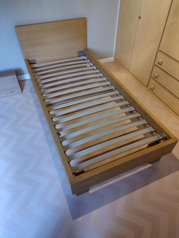 éénpersoonsbed met goede lattenbodem bed 200 x 100 cm  beschikbaar voor biedingen