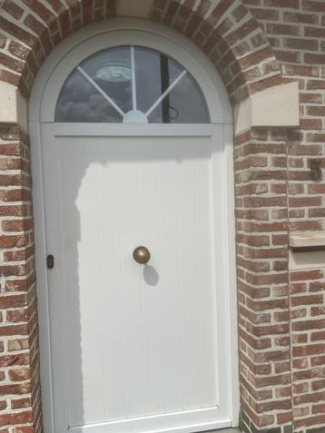 Pvc witte deur beschikbaar voor biedingen