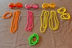 fluo / neon kettingen, hoedje en brillen, Enlèvement ou Envoi, Comme neuf, Article de fête