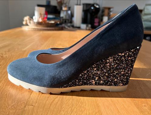 Compensées bleues paillettes Jhay p.38 1/2, Vêtements | Femmes, Chaussures, Comme neuf, Chaussures à haut talons, Bleu