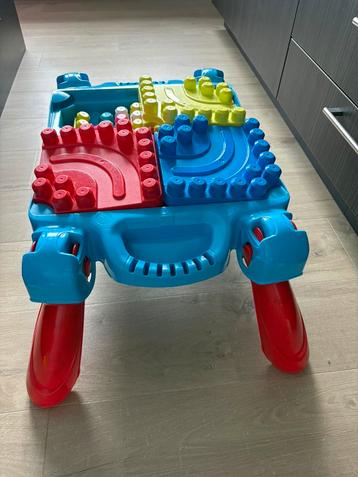 Blokkentafel Mega Bloks: uren speelplezier gegarandeerd!  beschikbaar voor biedingen