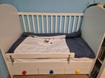 Lit bébé IKEA avec barrière et matélas, Enlèvement, Comme neuf, Lit