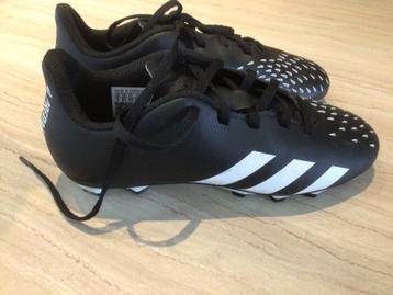Adidas Predator Voetbalschoen jongen maat 35 beschikbaar voor biedingen