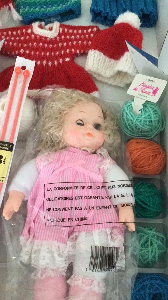 Speelgoed. Pop in doos. Bergere de France., Hobby en Vrije tijd, Breien en Haken, Zo goed als nieuw, Breien, Ophalen of Verzenden