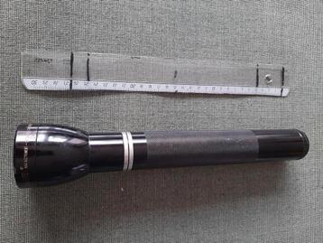 Grote MAG LITE U.S.A zaklamp beschikbaar voor biedingen