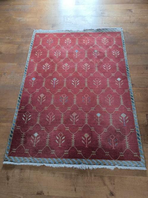 Joli tapis 1m40 sur 1m90, Antiquités & Art, Tapis & Textile, Enlèvement