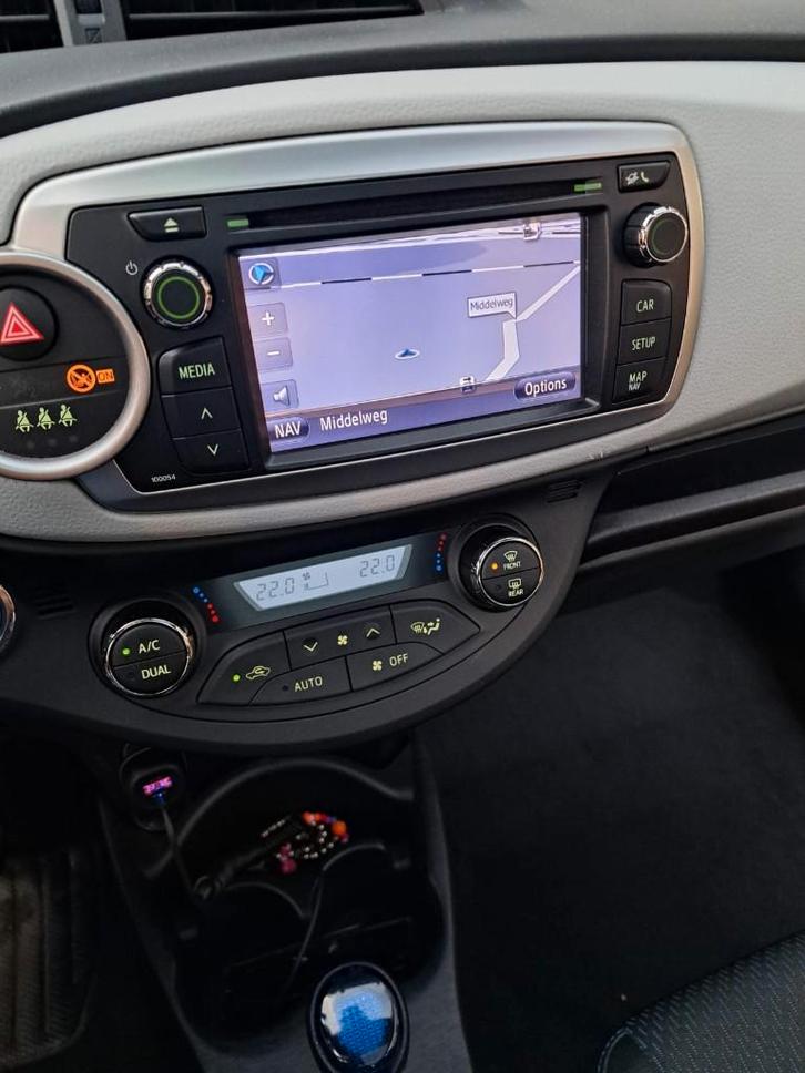 toyota yaris grijs metalic, Auto's, Toyota, Particulier, Yaris, ABS, Achteruitrijcamera, Airbags, Airconditioning, Bluetooth, Boordcomputer