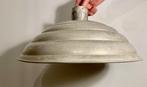 Vintage lampenkap in aluminium - zeldzame schuurvondst, Antiek en Kunst, Ophalen of Verzenden