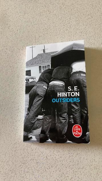 Outsiders S.E. Hinton 