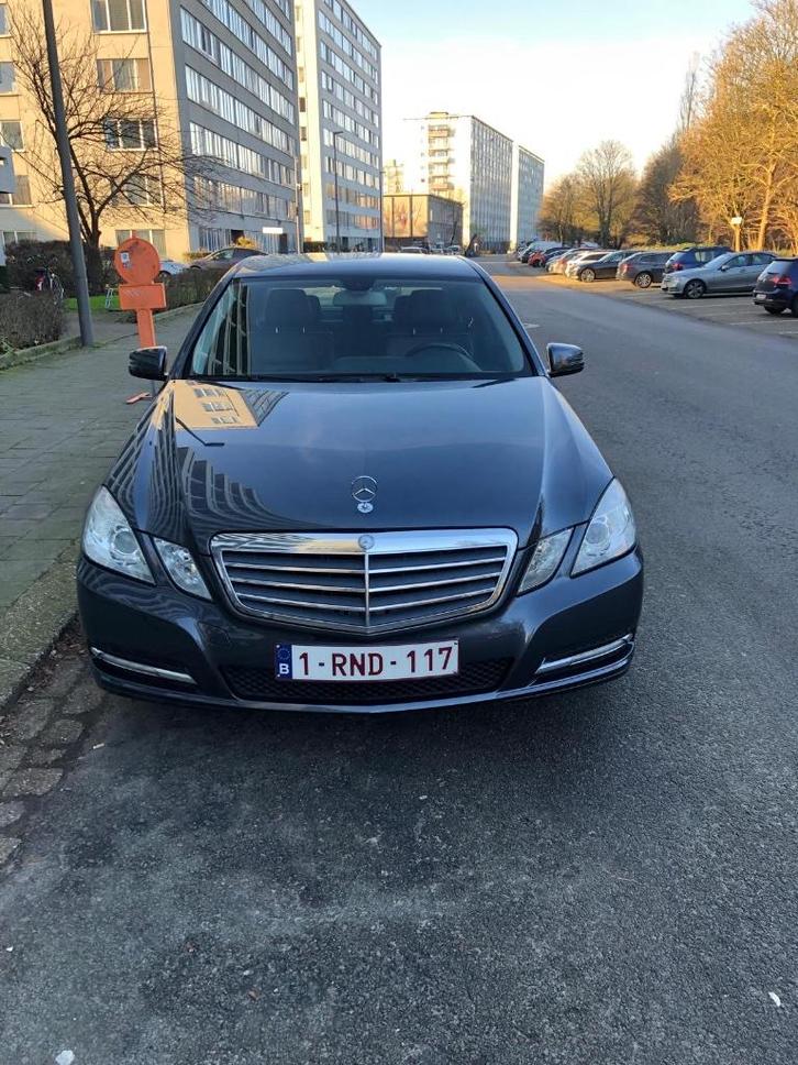 Mercedes E200 2011, Auto's, Mercedes-Benz, Particulier, E-Klasse, Diesel, Euro 5, Berline, 5 deurs, Handgeschakeld, Zilver of Grijs