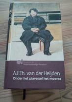 Onder het plaveisel het moeras, Ophalen of Verzenden, Zo goed als nieuw