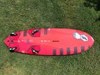 Tabou Fifty 115l TEAM - état impeccable, Watersport en Boten, Windsurfen, Ophalen, Minder dan 250 cm, Zo goed als nieuw, Met vin(nen)