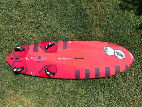 Tabou Fifty 115l TEAM - état impeccable, Watersport en Boten, Windsurfen, Zo goed als nieuw, Plank, Minder dan 250 cm, Met vin(nen)