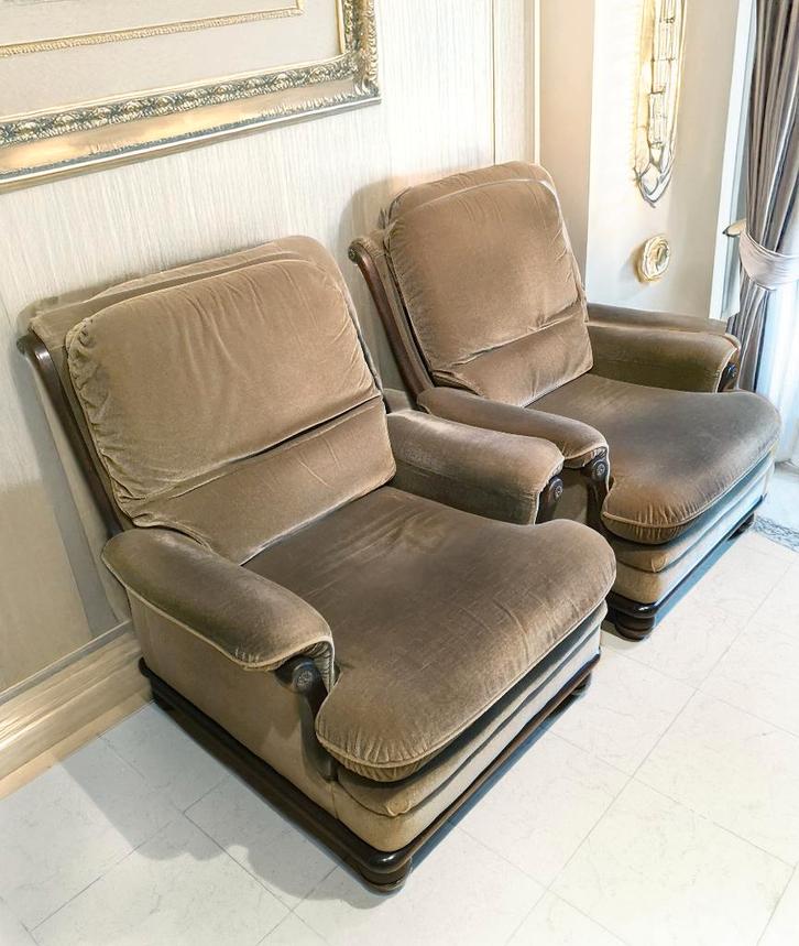 Duo eenzit zetels met zachte dikke kussens in groen fluweel, Huis en Inrichting, Zetels | Zetels, Gebruikt, Rechte bank, Eenpersoons