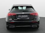 Mercedes-Benz A 200 AMG Line + TREKHAAK + CAMERA + SENSOREN, Auto's, Mercedes-Benz, Stof, Zwart, 4 cilinders, Regensensor