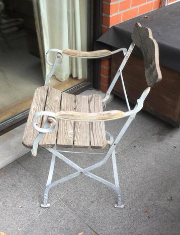 Tuinstoelen beschikbaar voor biedingen