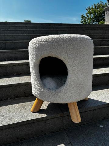Pouf beschikbaar voor biedingen