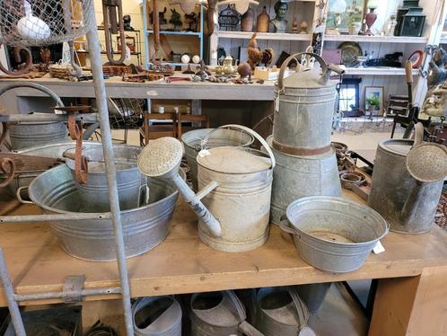 Brocante klassieke oude zinken emmers en gieters, Antiek en Kunst, Curiosa en Brocante, Ophalen of Verzenden