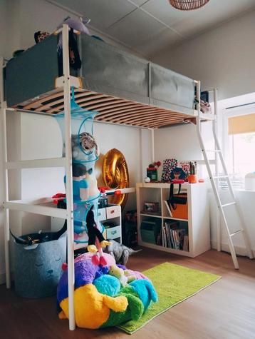 Hooslaper ikea met matras beschikbaar voor biedingen