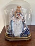 Religieus Mariabeeld met kind onder glazen stolp, Ophalen