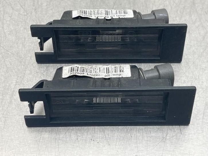 ECLAIRAGE DE PLAQUE Daewoo / Chevrolet Volt, Autos : Pièces & Accessoires, Éclairage, Daewoo, Utilisé