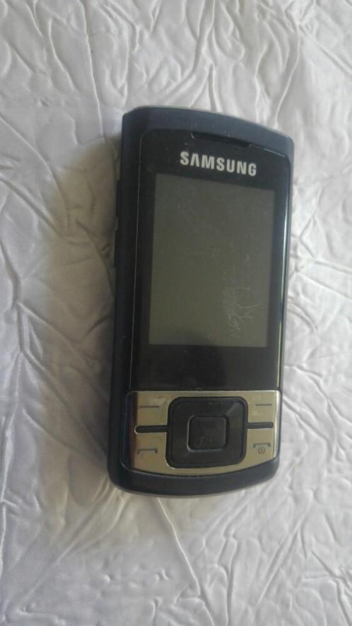 gsm samsung c3050 avec chargeur, Télécoms, Téléphonie mobile | Housses, Coques & Façades | Samsung, Utilisé, Enlèvement ou Envoi
