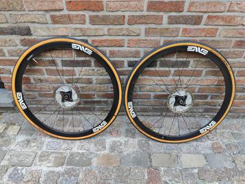 Mooie 35mm alu wielen met Enve decalls + schijven en banden beschikbaar voor biedingen