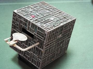 Star Trek Borg bank - spaarpot - borg cube beschikbaar voor biedingen