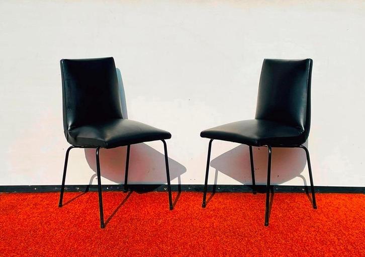 Paar van 60s Vintage Meurop stoelen  door Pierre Guariche, Huis en Inrichting, Stoelen, Gebruikt, Twee, Kunststof, Leer, Metaal