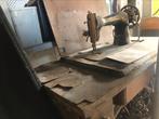 Antieke singer naaimachine. Te restaureren., Ophalen