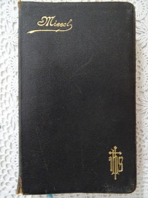 Antiek missaal verguld missaal Latijns Frans 1e druk 1912, Antiek en Kunst, Antiek | Religieuze voorwerpen, Ophalen of Verzenden